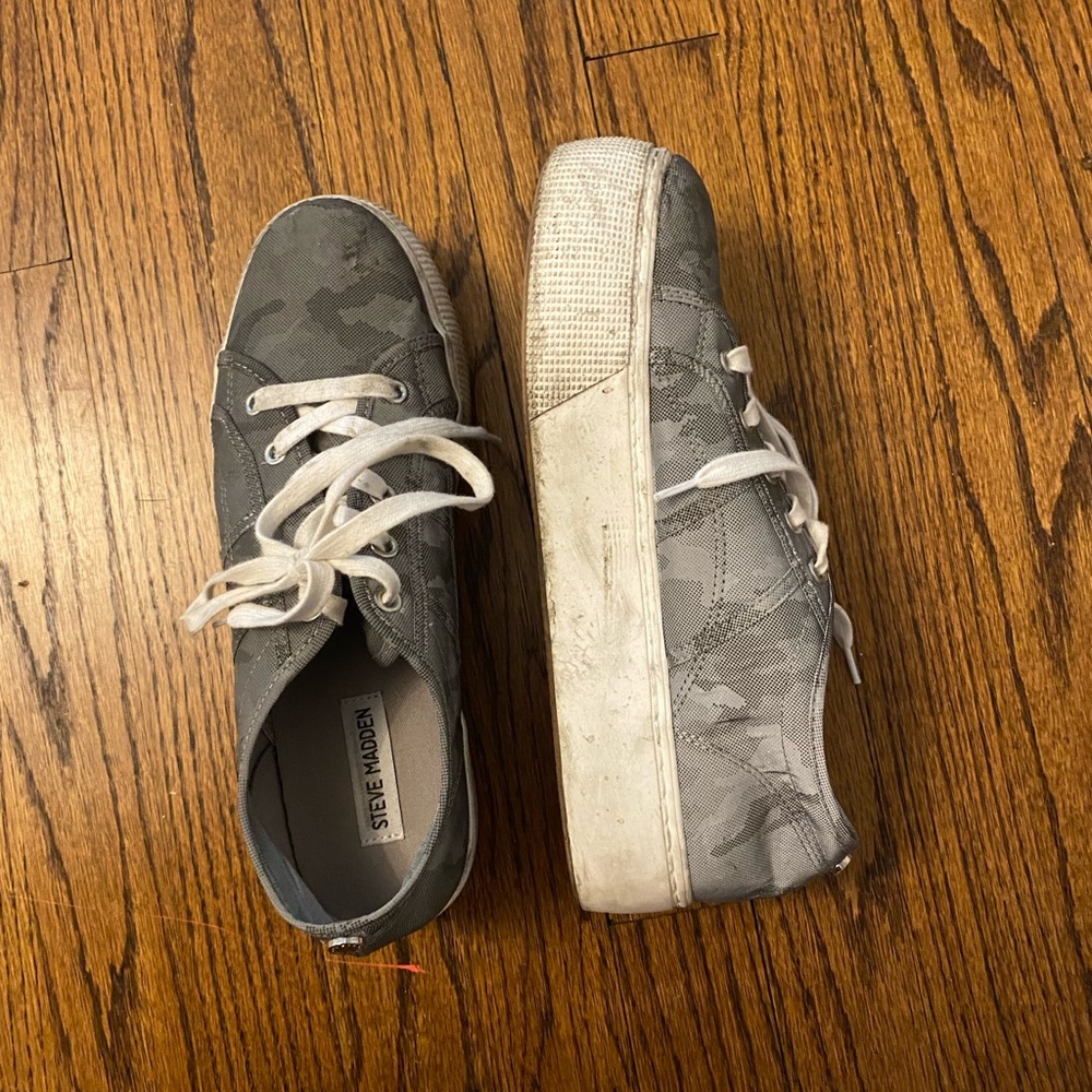 Reflective Steve Madden Platform Camo Sneaker